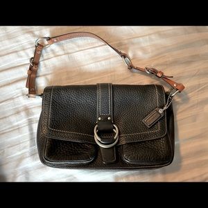 Coach classic pebbled leather purse